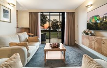 Garden Grand Suite Living