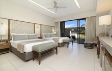 Superior Lagoon Room Twin