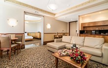 One Bedroom Suite Lounge